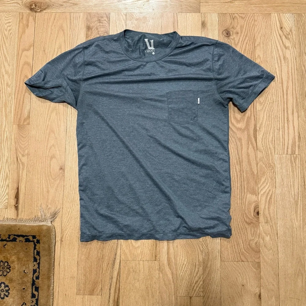 Vuori Tradewind Performance Tee - Picture 1 of 4
